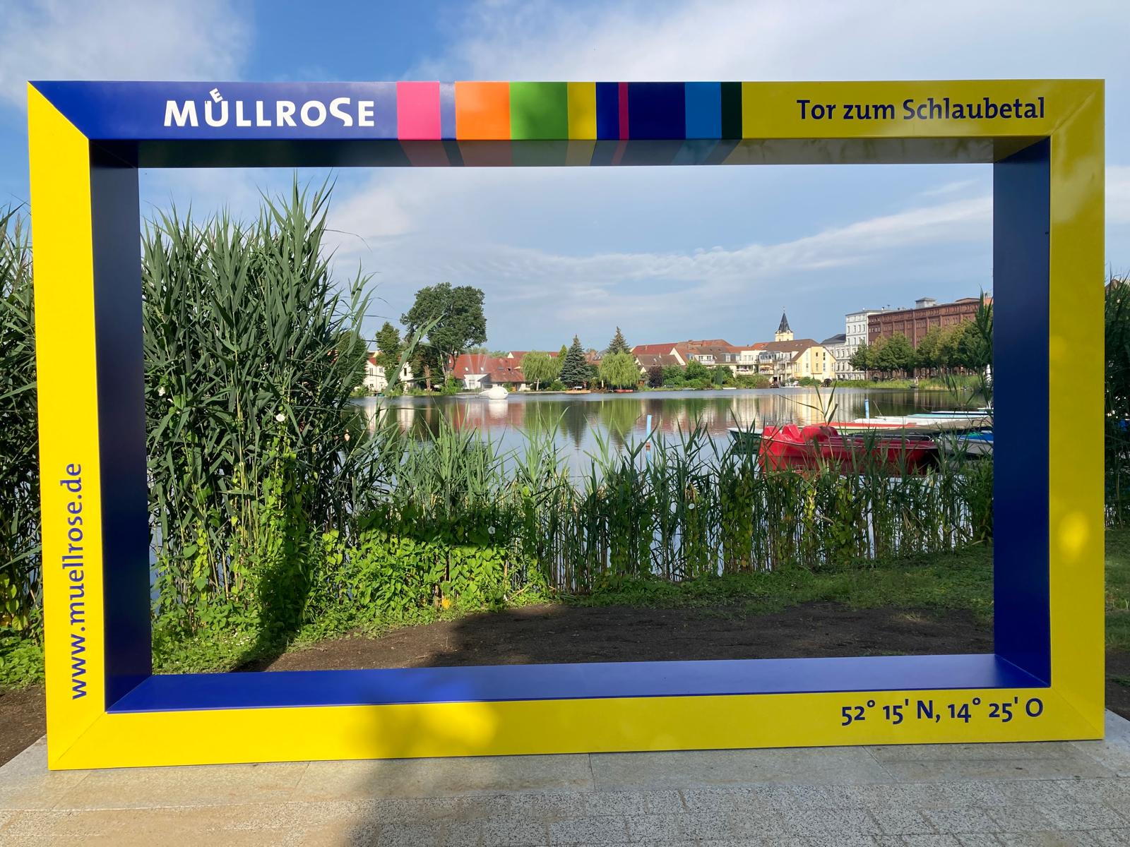 EIn Rahmen für Fotosession am See in Müllrose. Oben steht Müllrose, Tor zum Schlaubetal, links unten die Internetseite von der Stadt zu sehen: www.muellrose.de